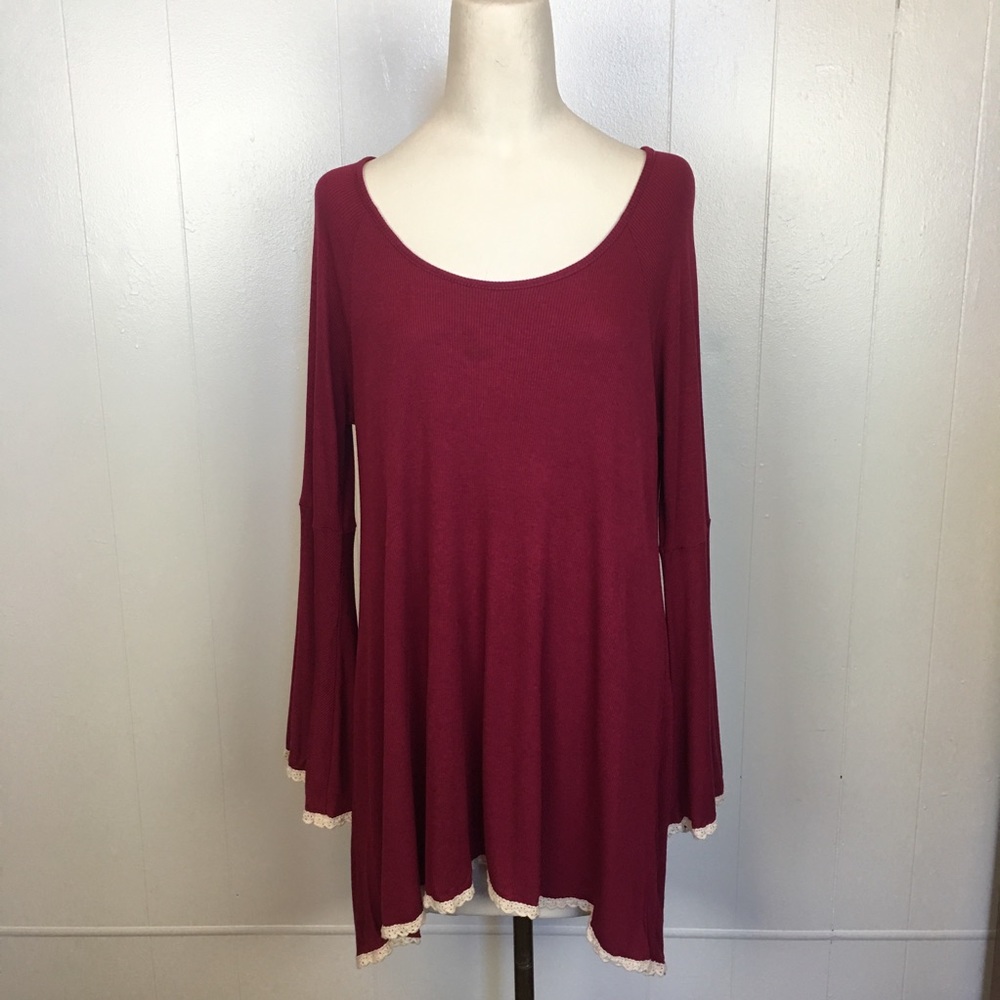 Caries Fashion Sz. M Bell Sleeved Blouse